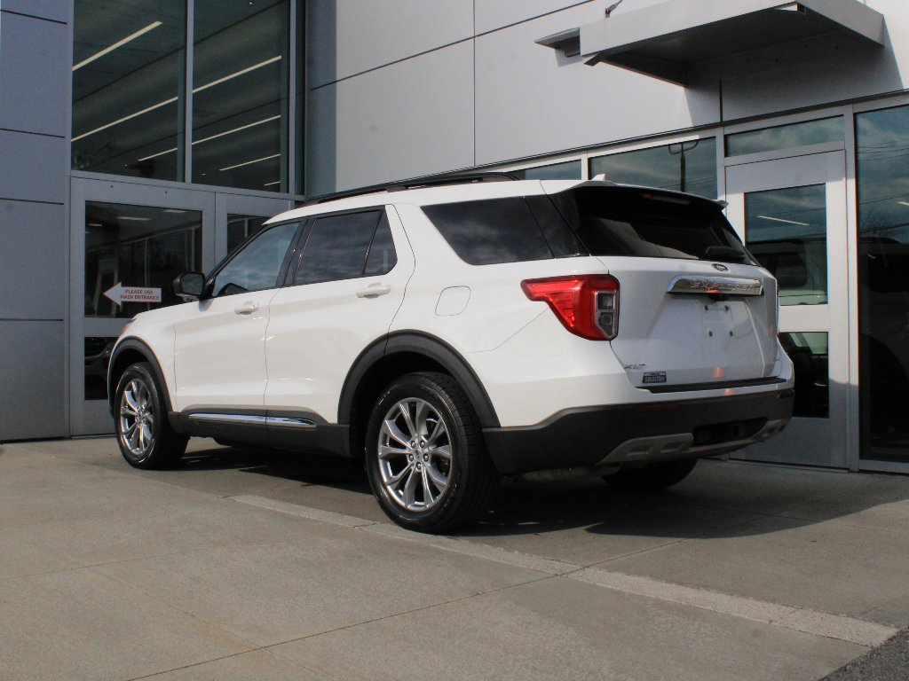 Used 2021 Ford Explorer XLT w/ Equipment Group 202A AWD/4WD image 6
