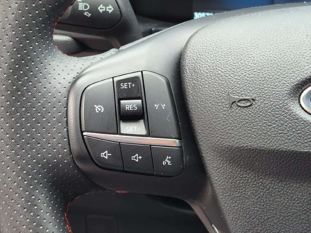 Used 2025 Ford Escape ST-Line FWD image 17