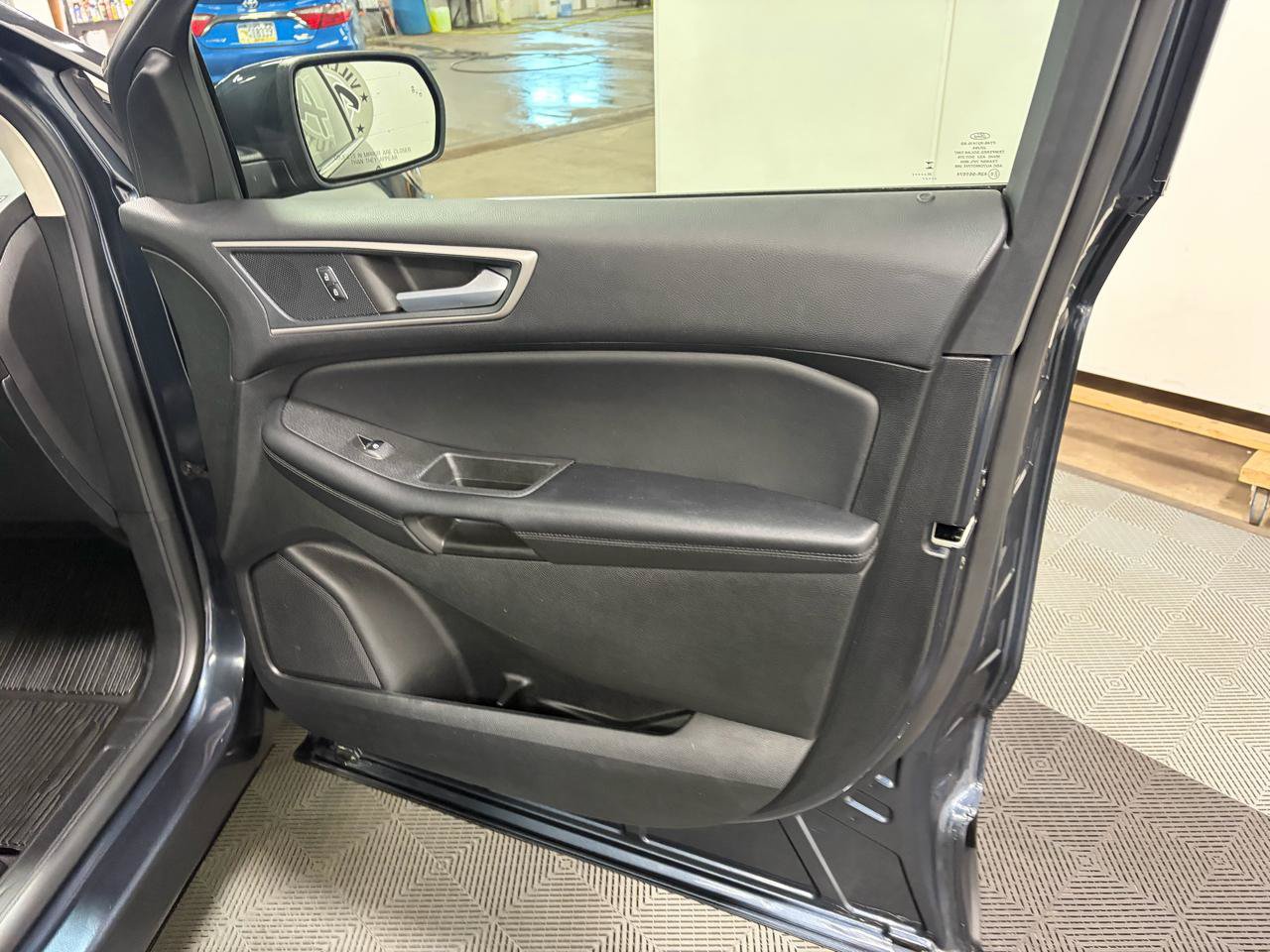Used 2024 Ford Edge SEL w/ Convenience Package AWD/4WD image 10