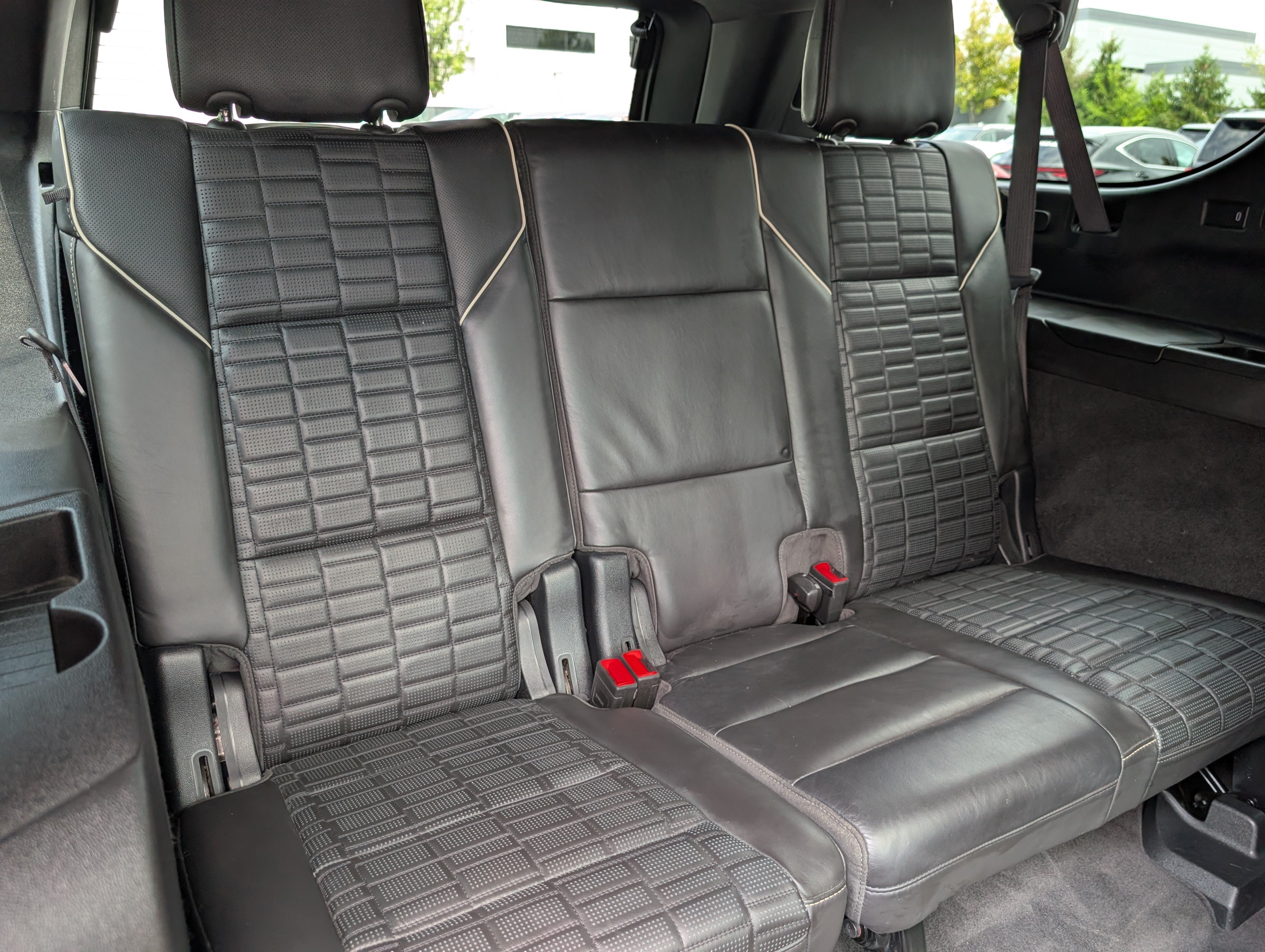 Used 2021 Cadillac Escalade ESV Premium Luxury Platinum AWD/4WD image 13