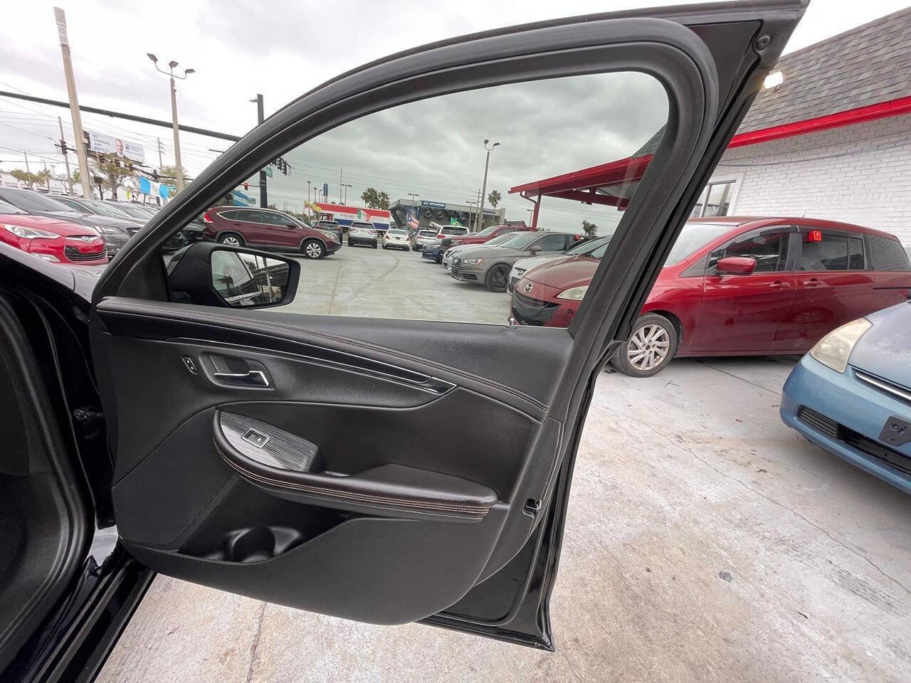 Used 2016 Chevrolet Impala LT w/ Leather Package image 8