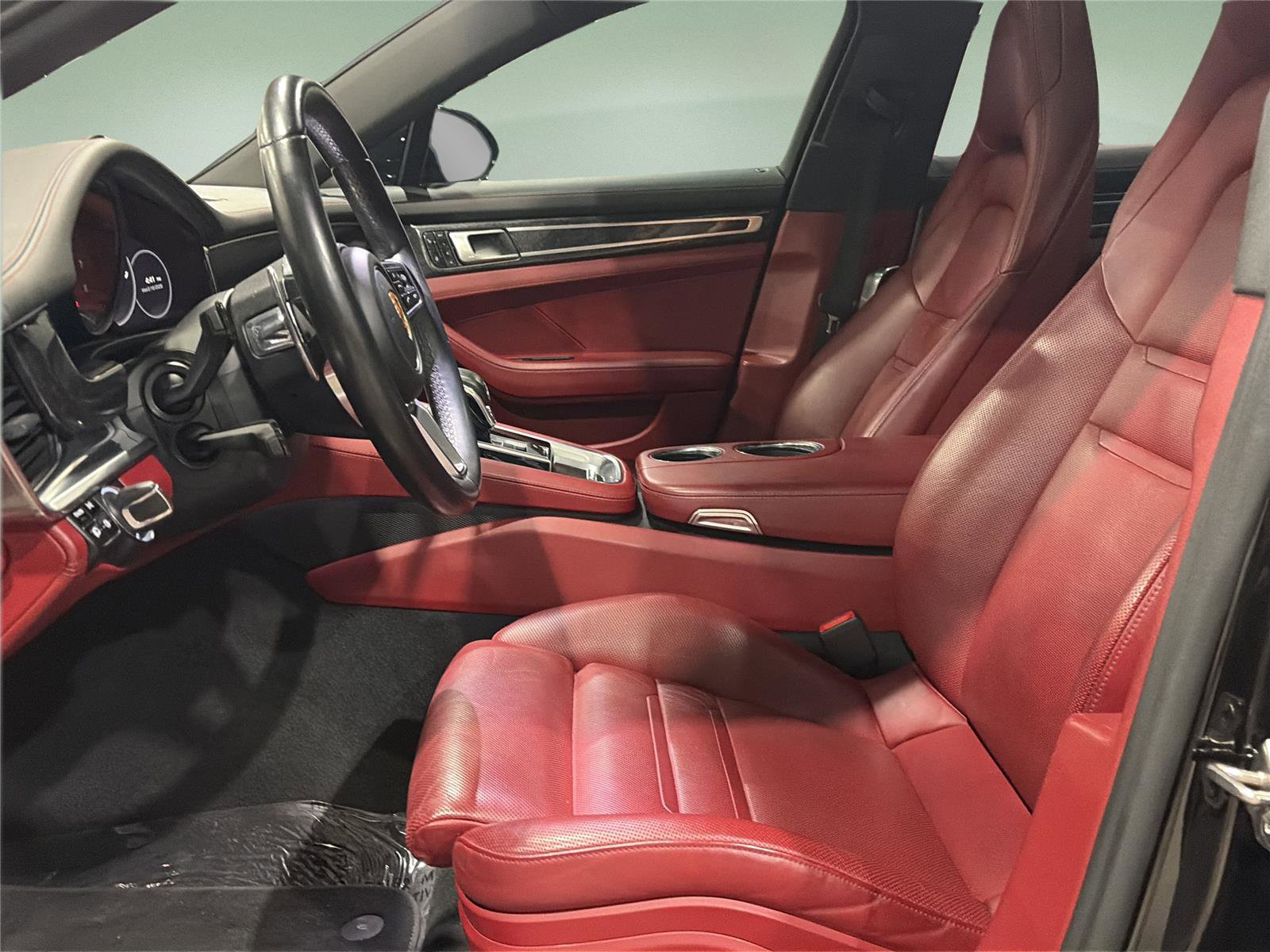 Used 2017 Porsche Panamera 4 image 16