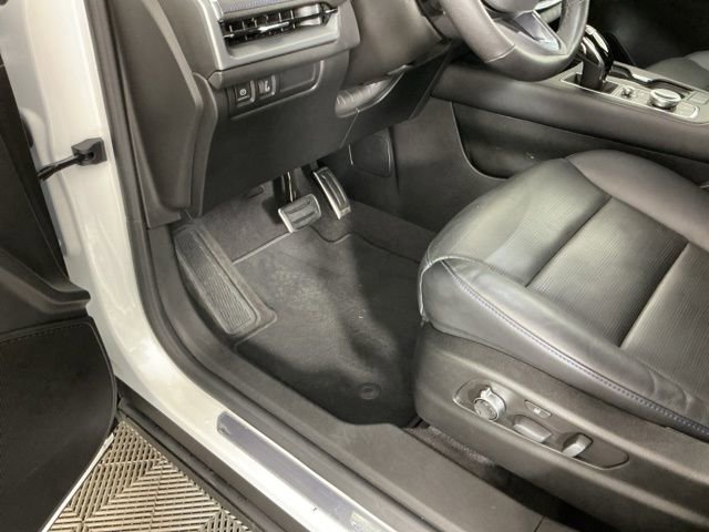 Used 2024 Cadillac XT4 Sport image 15