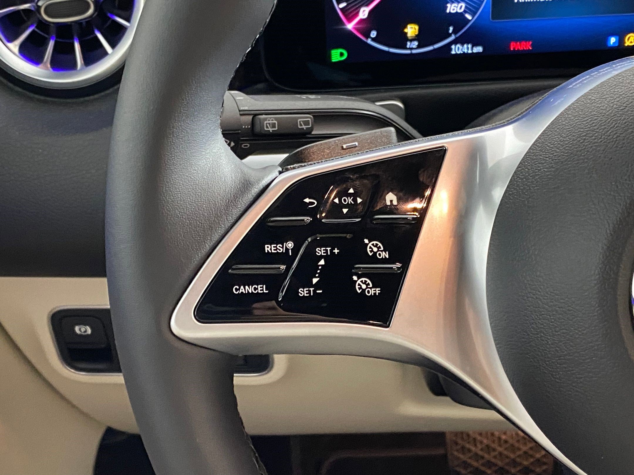 New 2025 Mercedes-Benz GLB 250 4MATIC image 16