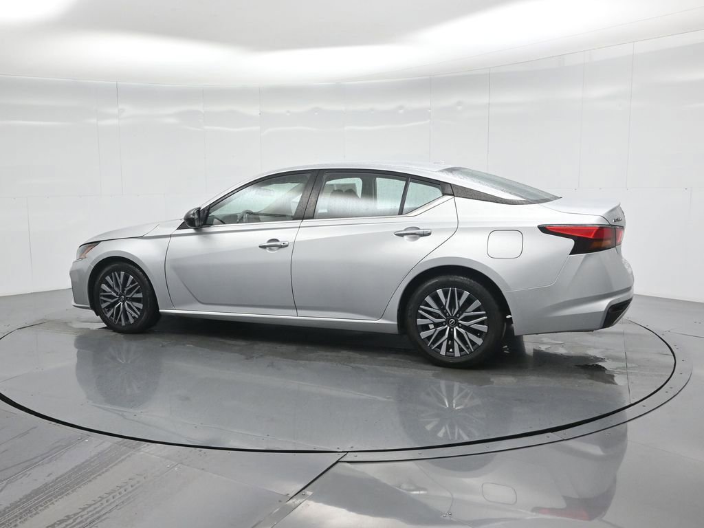 Used 2023 Nissan Altima 2.5 SV image 7