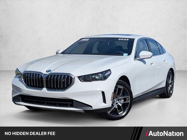 Used 2025 BMW i5 eDrive40i w/ Premium Package RWD image 1