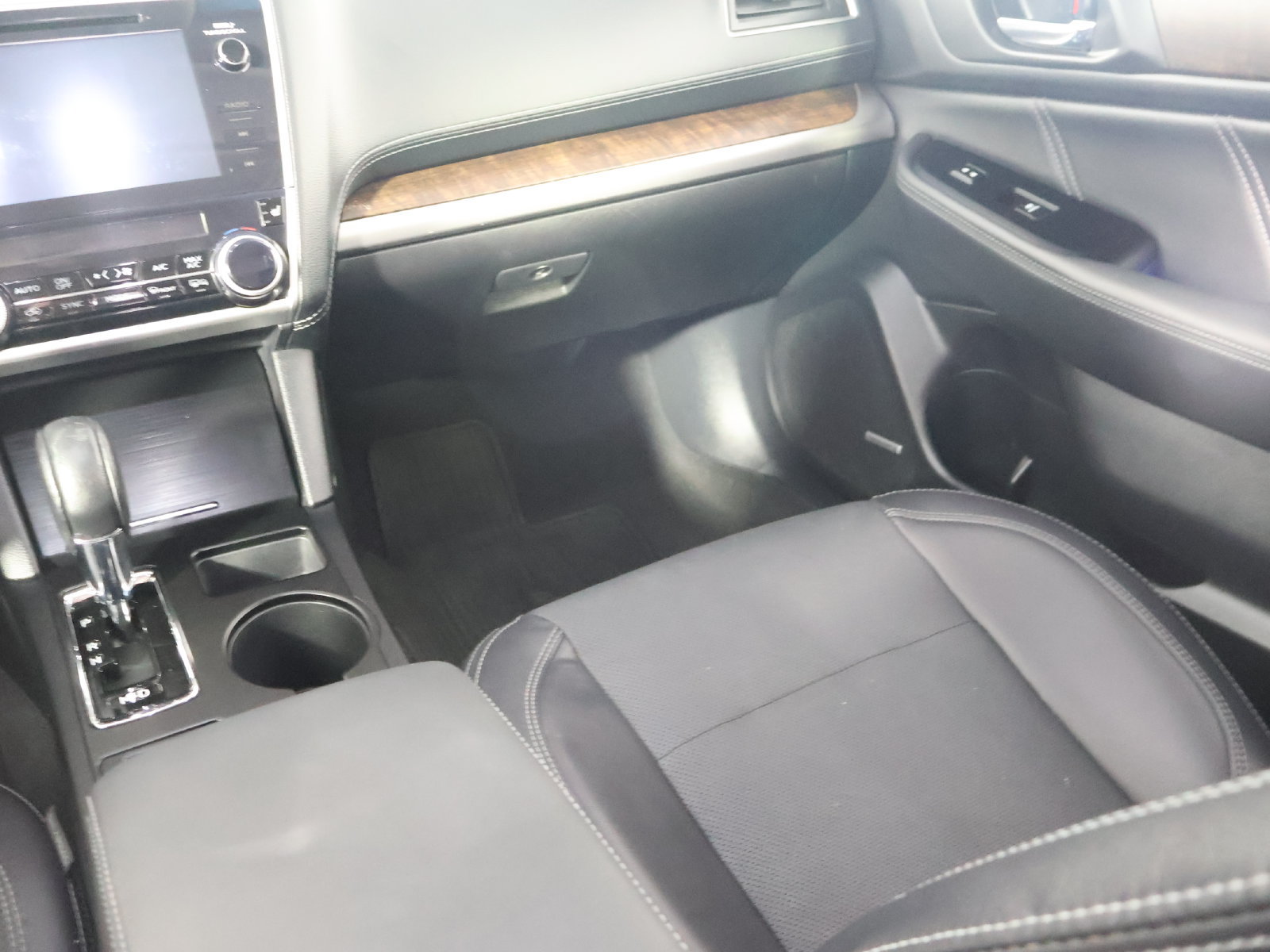 Used 2018 Subaru Outback 3.6R Limited AWD/4WD image 27