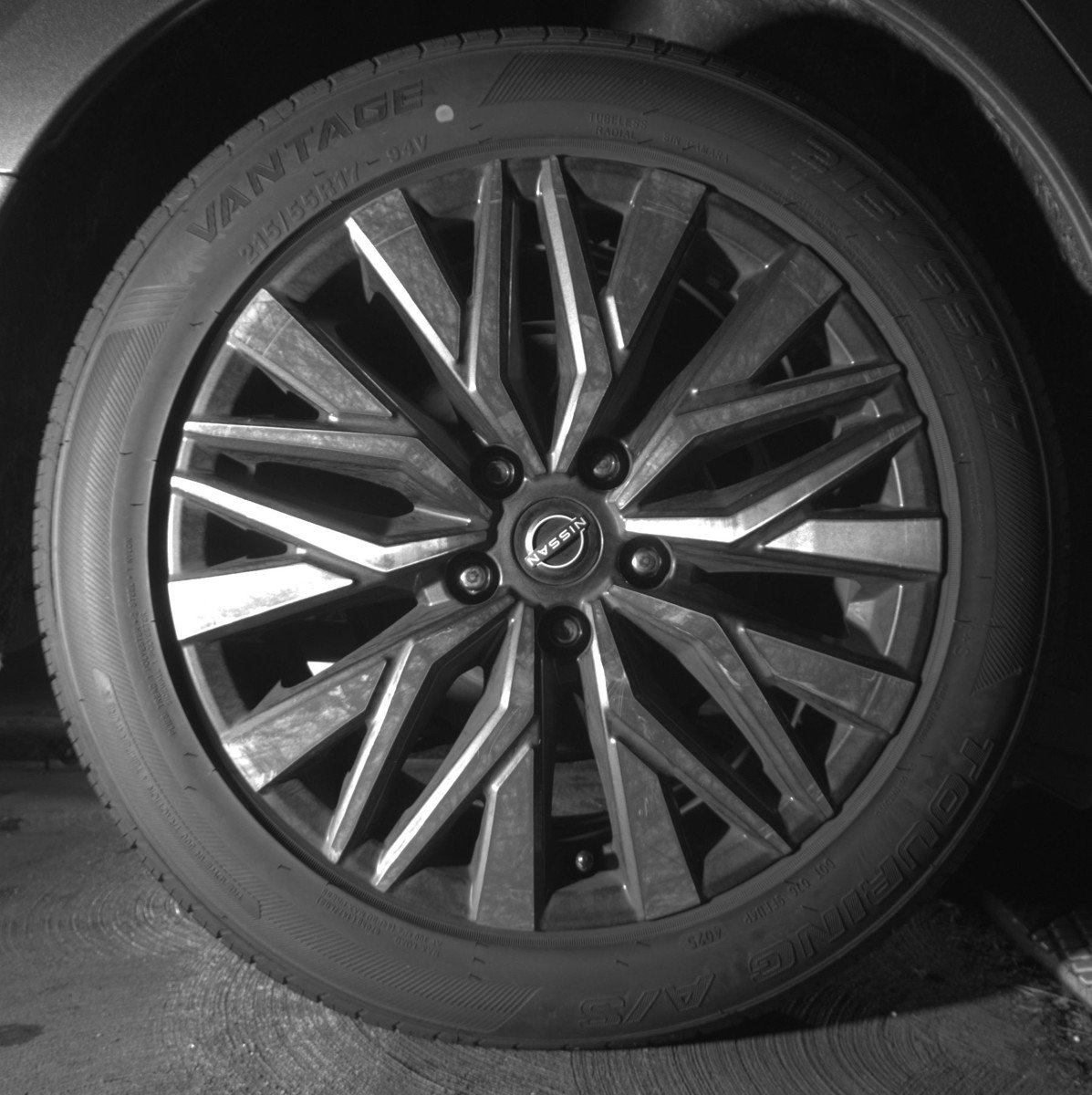 Used 2025 Nissan Altima 2.5 SV FWD image 15