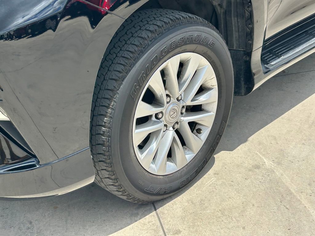 Used 2023 Lexus GX 460 AWD/4WD image 9