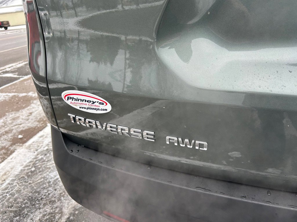 Used 2023 Chevrolet Traverse LT image 14