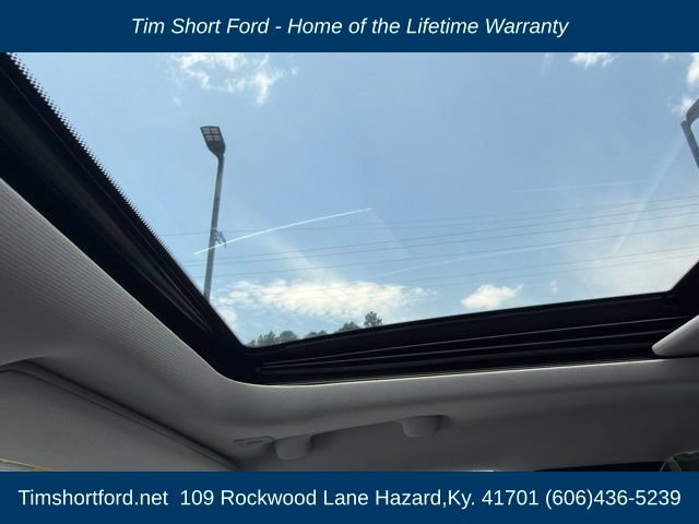 Used 2019 Jeep Cherokee Latitude Plus w/ Comfort/Convenience Group AWD/4WD image 15