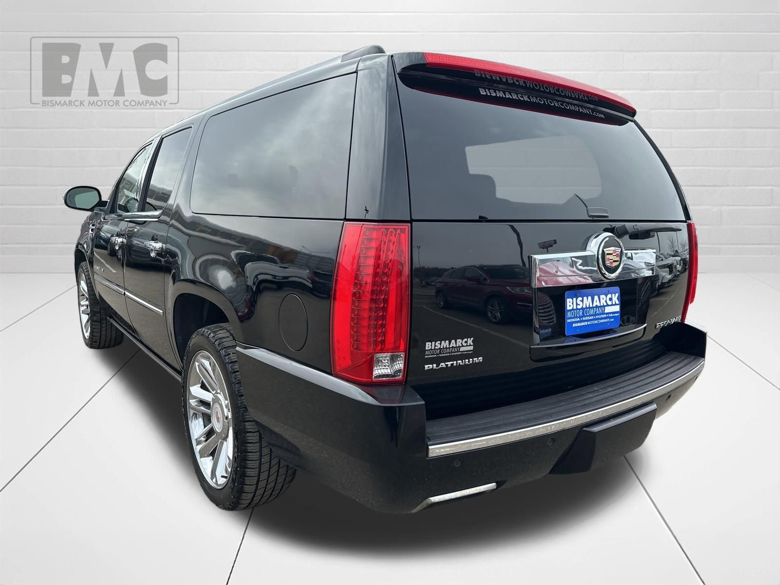 Used 2014 Cadillac Escalade ESV Platinum AWD/4WD image 4