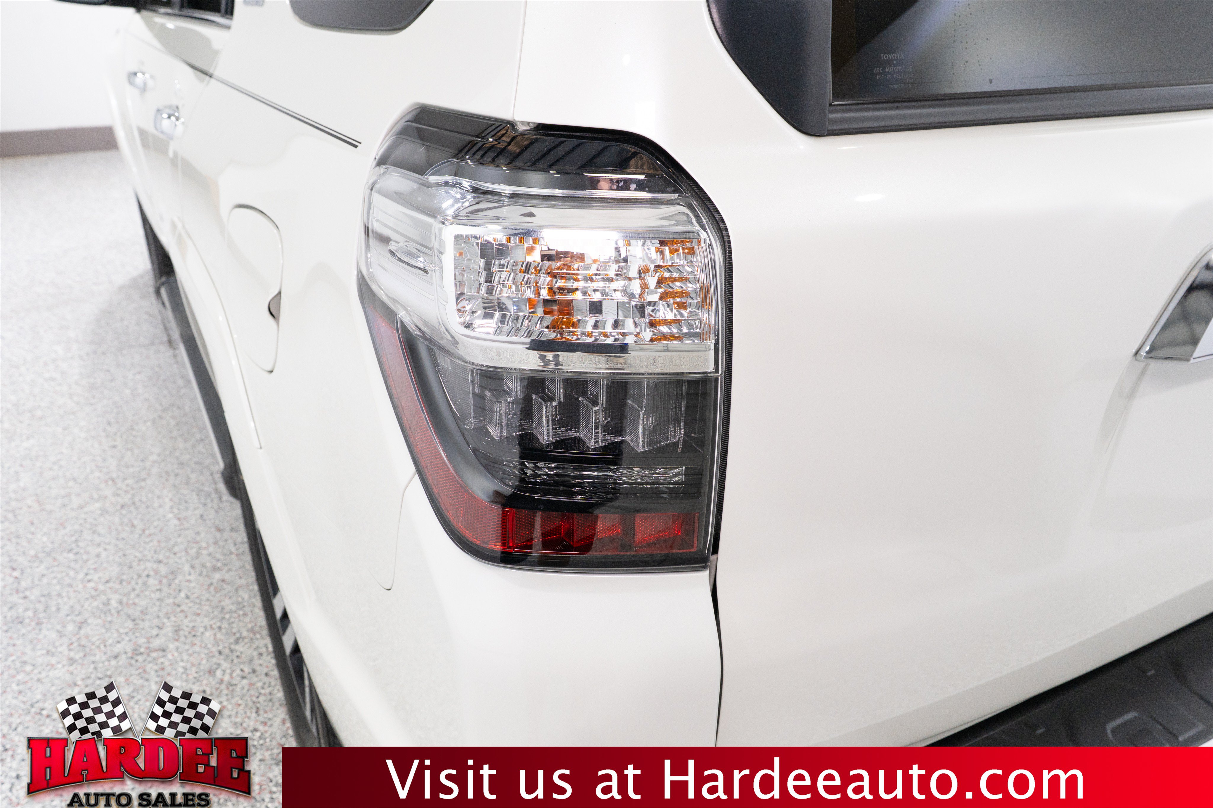 Used 2023 Toyota 4Runner Limited RWD image 9