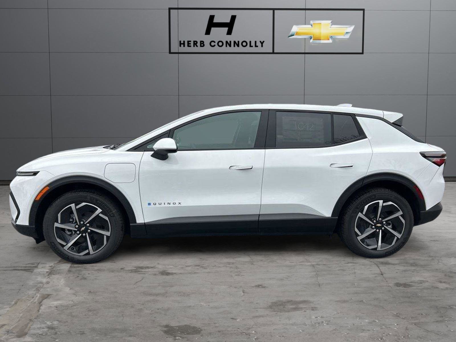 New 2026 Chevrolet Equinox EV LT FWD image 4