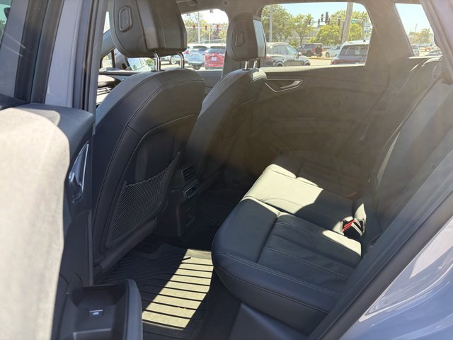 Used 2024 Audi Q4 e-tron Premium Plus w/ Premium Plus AWD/4WD image 4