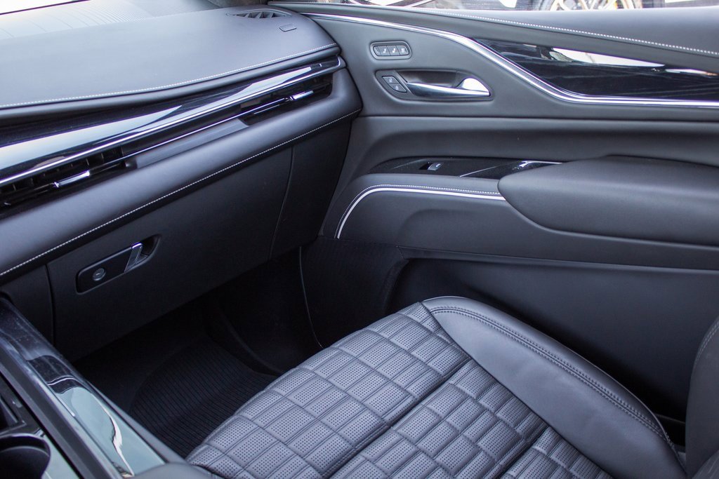 Used 2023 Cadillac Escalade V w/ LPO, ONYX Package image 20