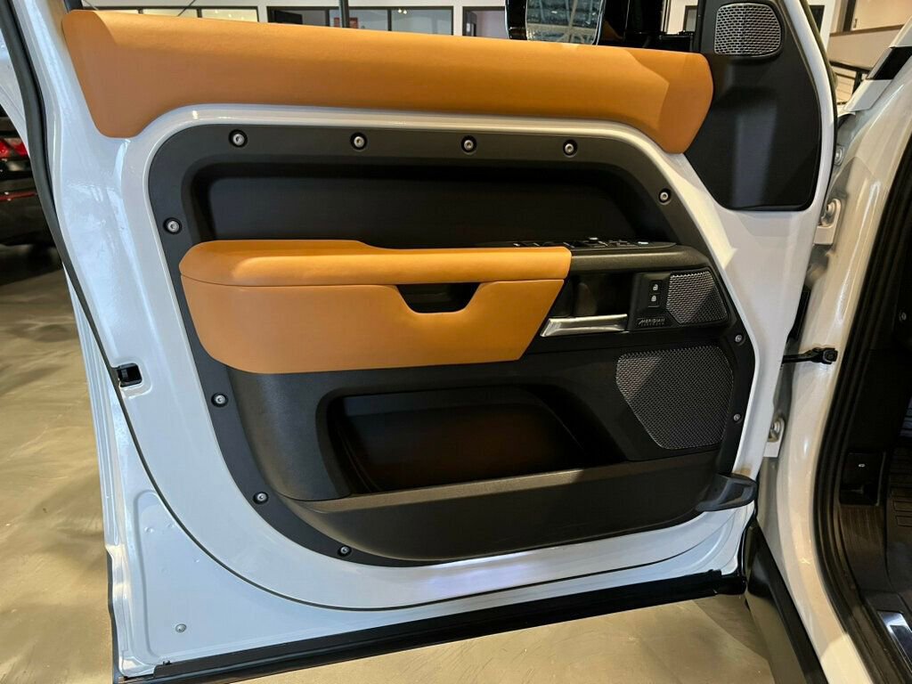 Used 2023 Land Rover Defender 110 image 15