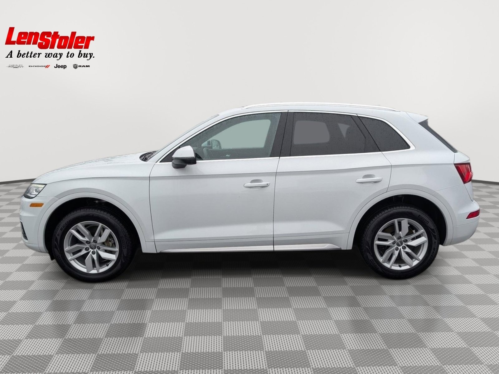 Used 2020 Audi Q5 2.0T Premium w/ Convenience Package AWD/4WD image 2