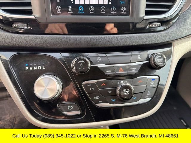 Used 2020 Chrysler Voyager Lxi image 18