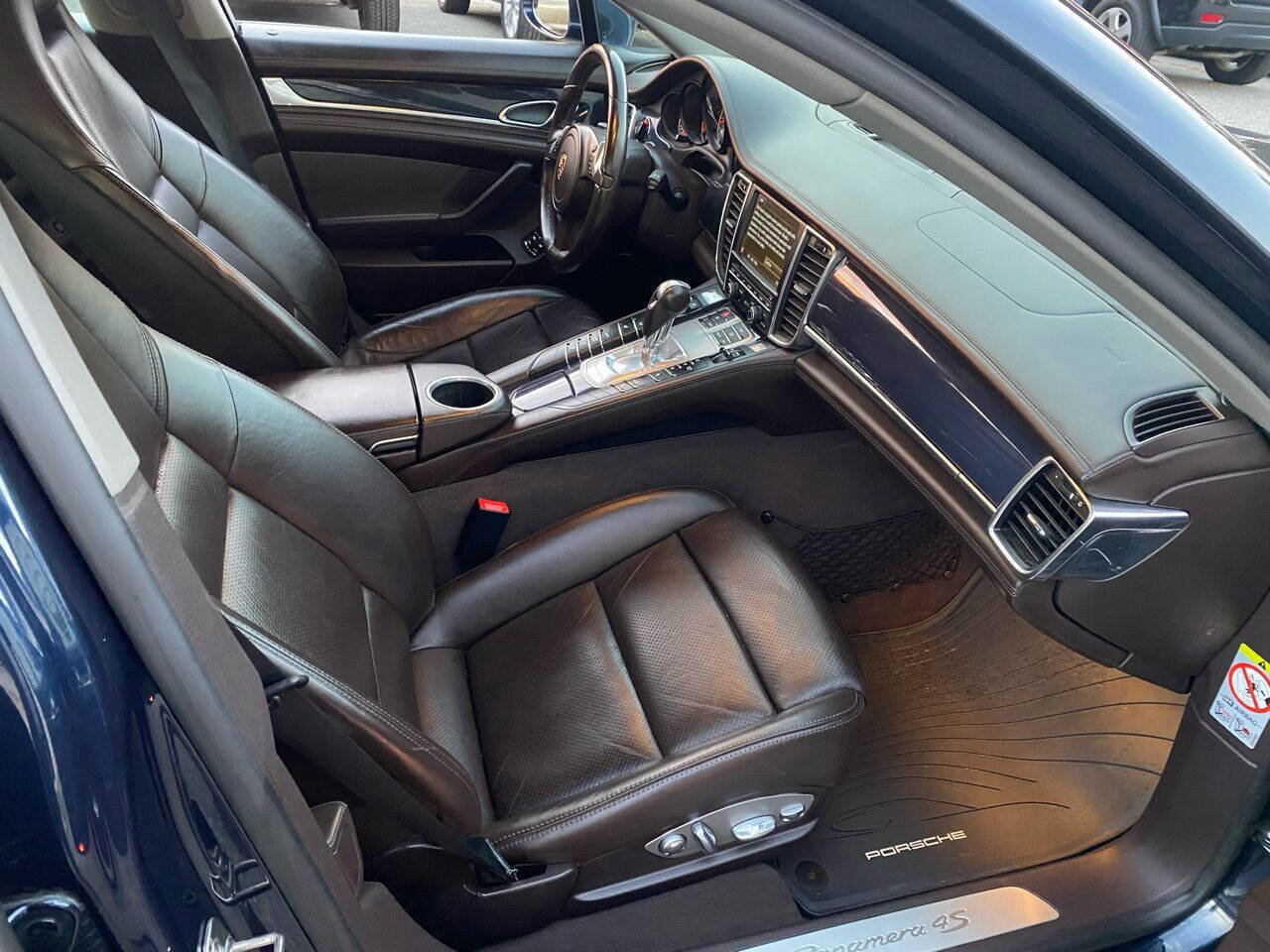 Used 2010 Porsche Panamera 4S image 9