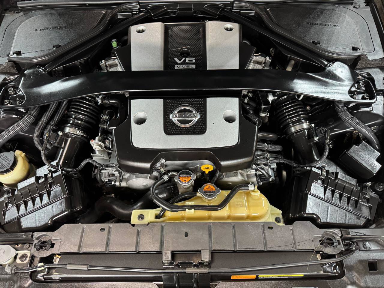 Used 2016 Nissan 370Z Touring RWD image 35