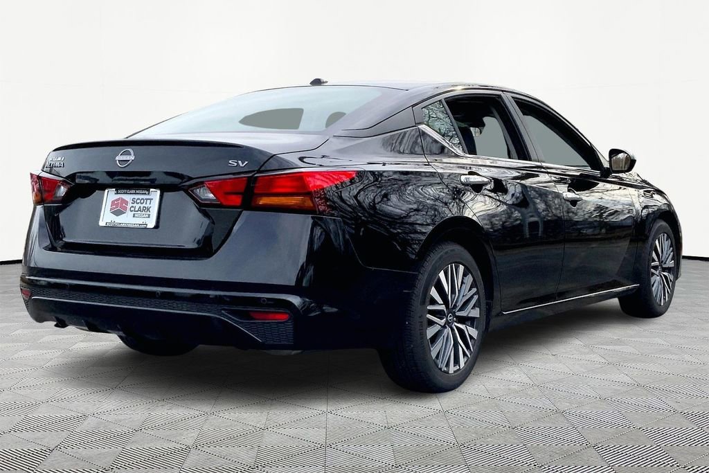 Used 2024 Nissan Altima 2.5 SV image 5