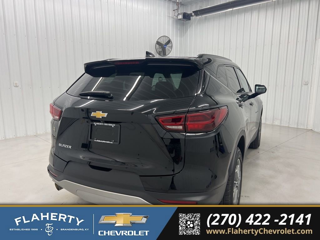 Used 2024 Chevrolet Blazer LT w/ Convenience Package image 3