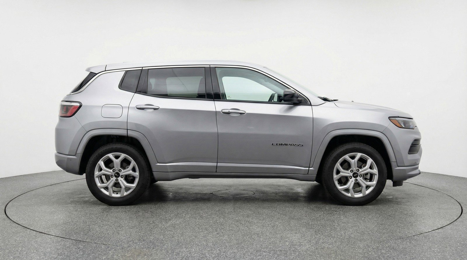 Used 2025 Jeep Compass Latitude AWD/4WD image 11