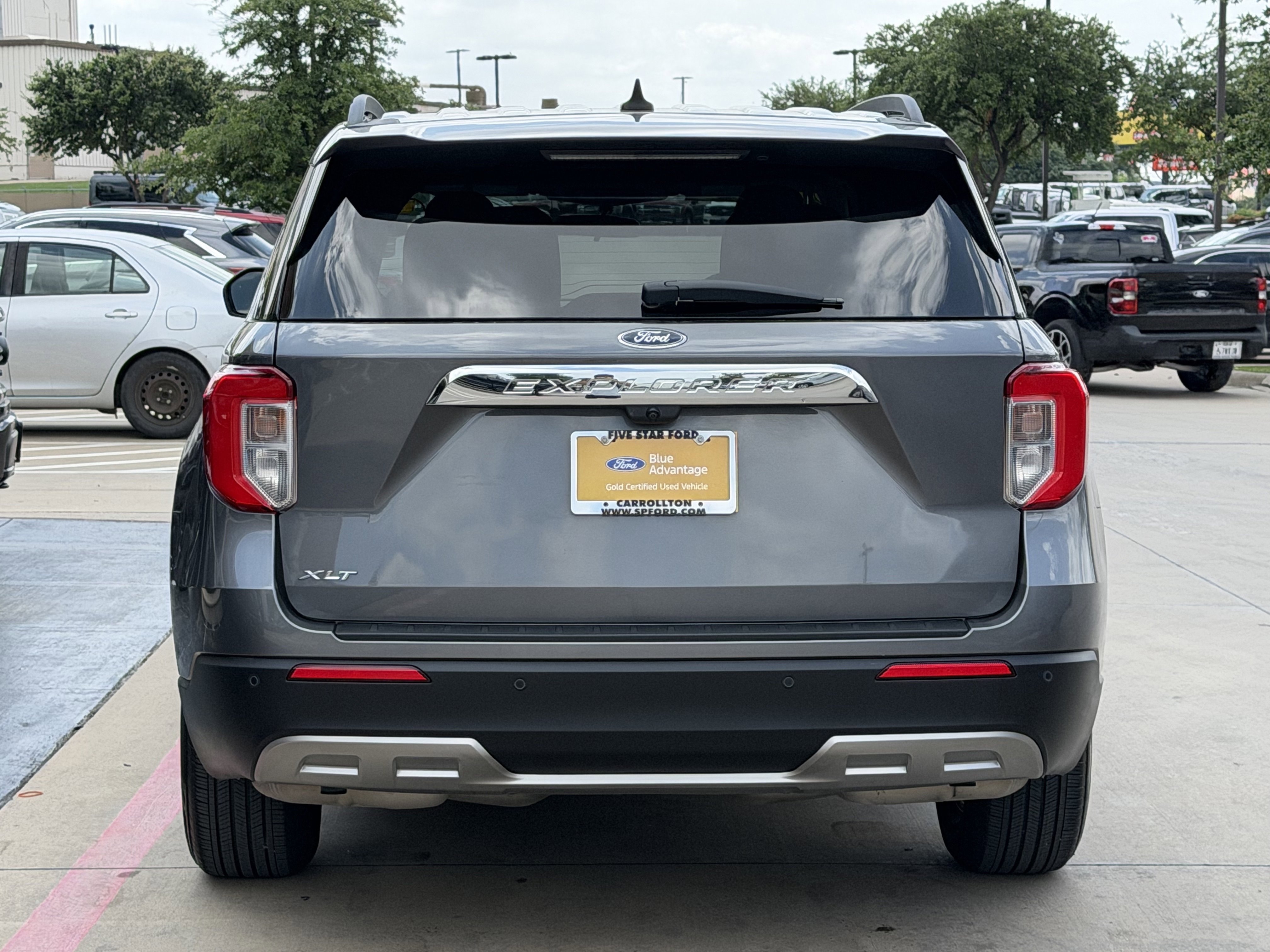 Used 2023 Ford Explorer XLT w/ Equipment Group 202A RWD image 5