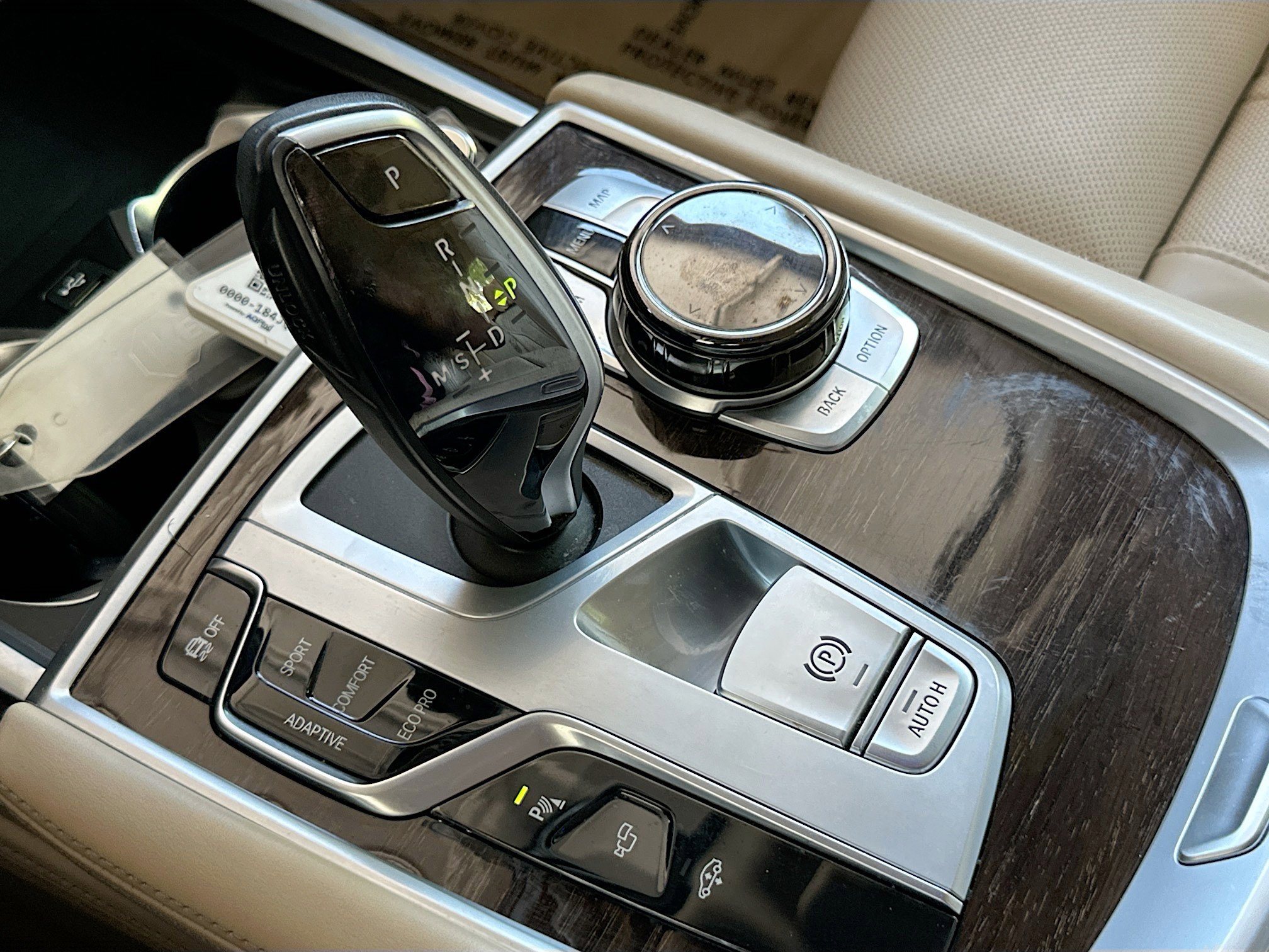 Used 2020 BMW 740i w/ Luxury Rear Seating Package RWD image 17