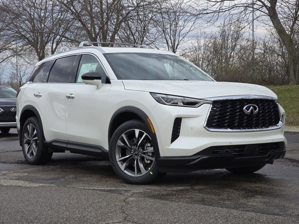 Certified 2025 INFINITI QX60 Luxe w/ Cargo Package image 2