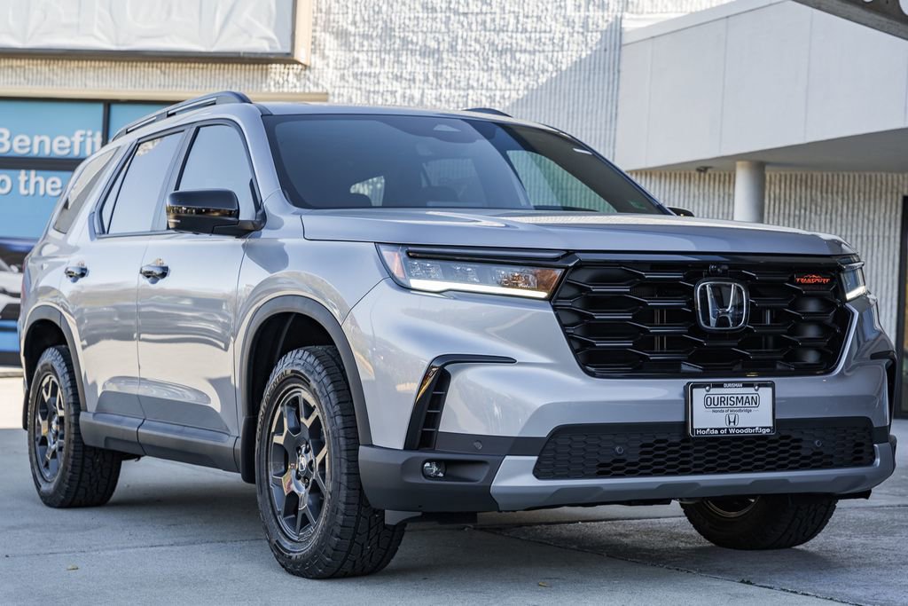 New 2025 Honda Pilot TrailSport
