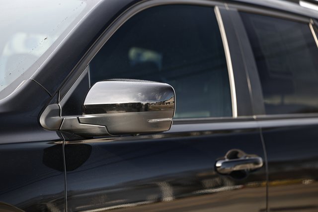 Used 2025 Honda Pilot TrailSport image 3