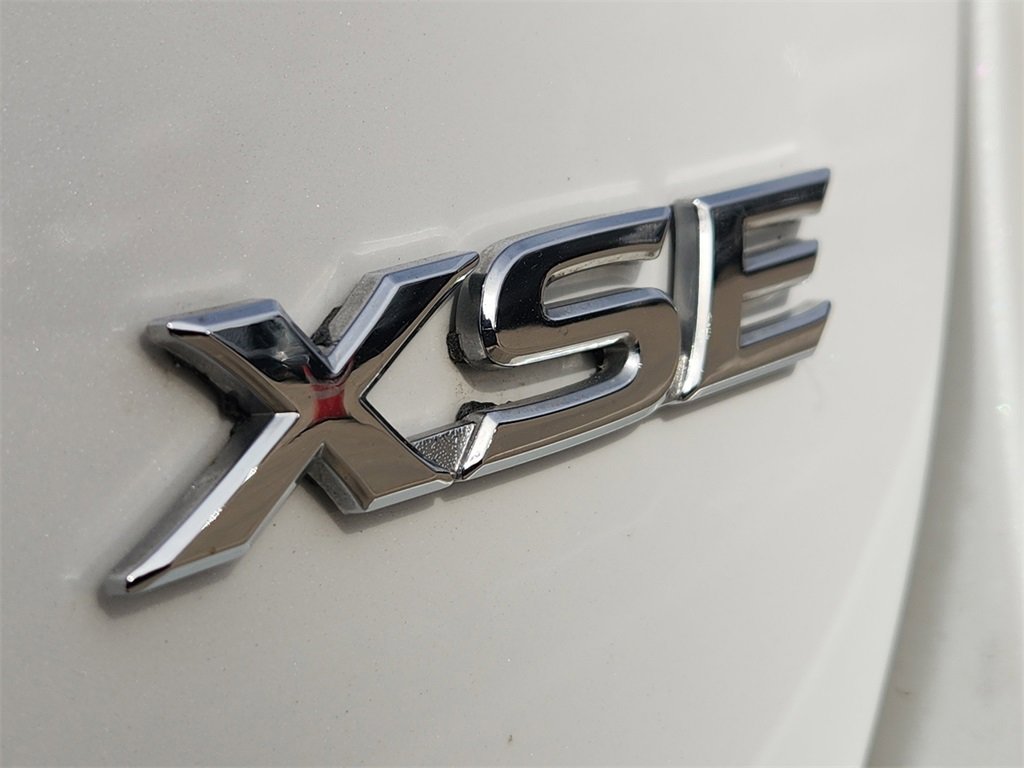 Used 2022 Toyota Camry XSE image 13