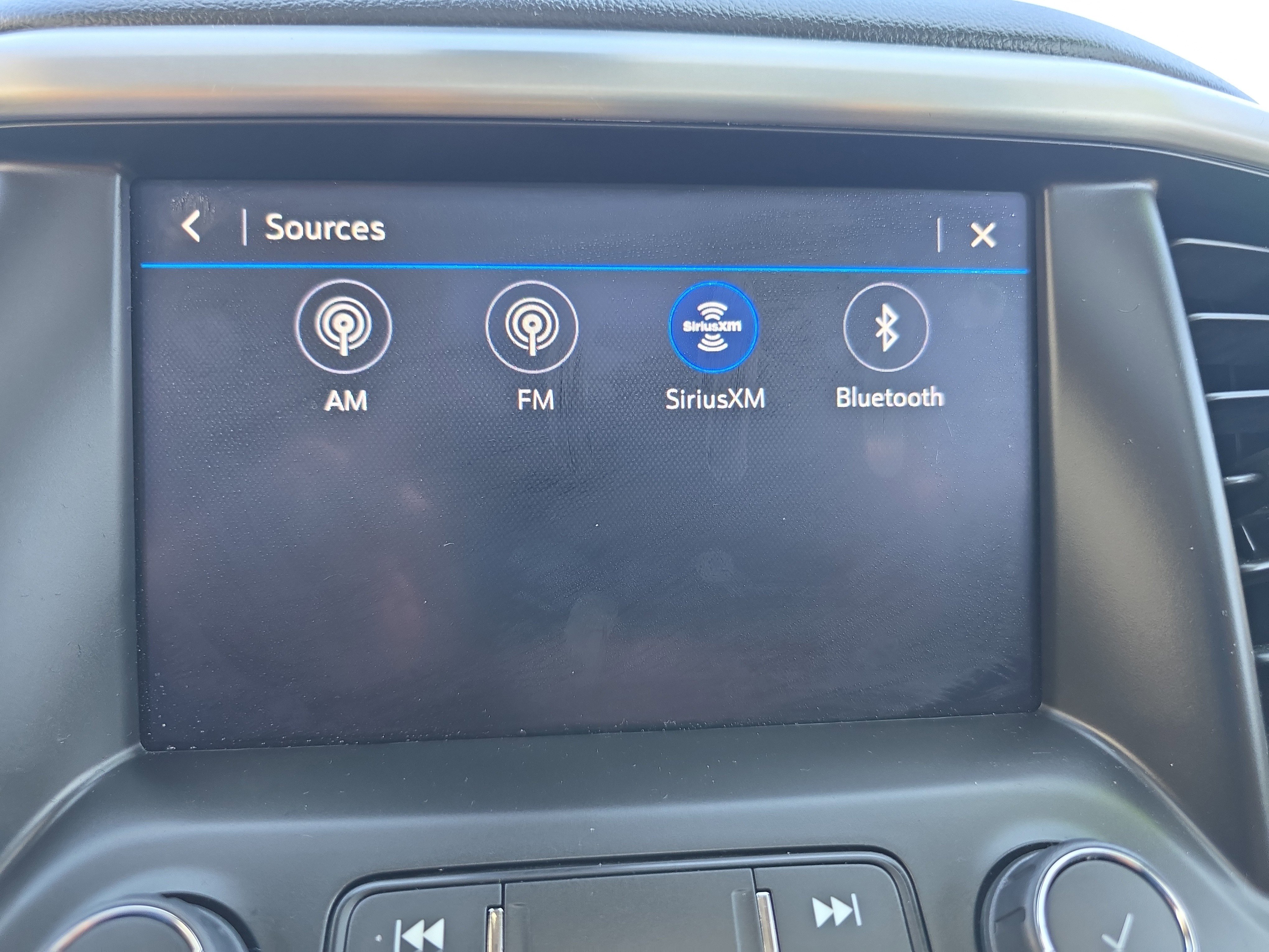 Used 2023 GMC Acadia SLE w/ Driver Convenience Package image 30