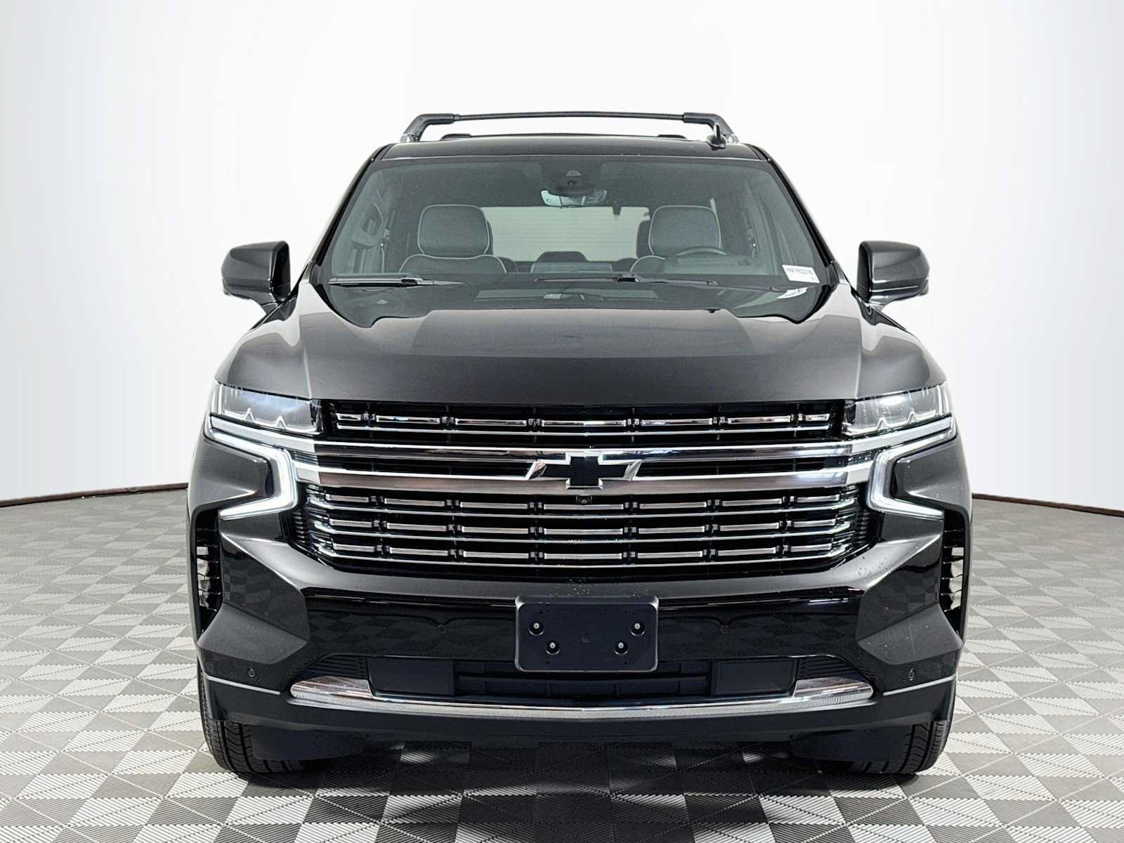 Used 2023 Chevrolet Tahoe Premier w/ Premium Package AWD/4WD image 2