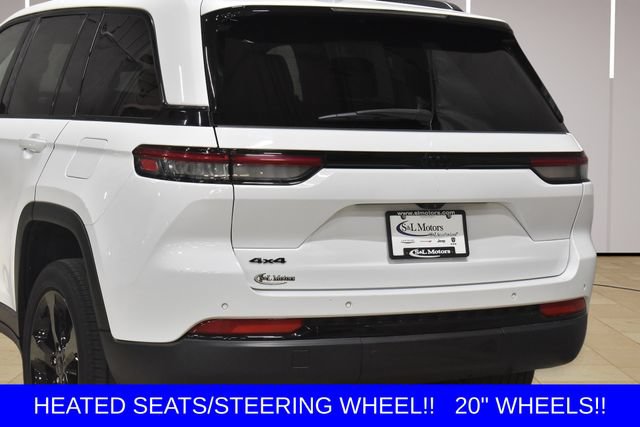Used 2023 Jeep Grand Cherokee Altitude AWD/4WD image 34