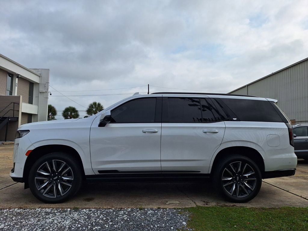 Used 2023 Cadillac Escalade Sport Platinum w/ Heavy-Duty Trailer Package AWD/4WD image 4