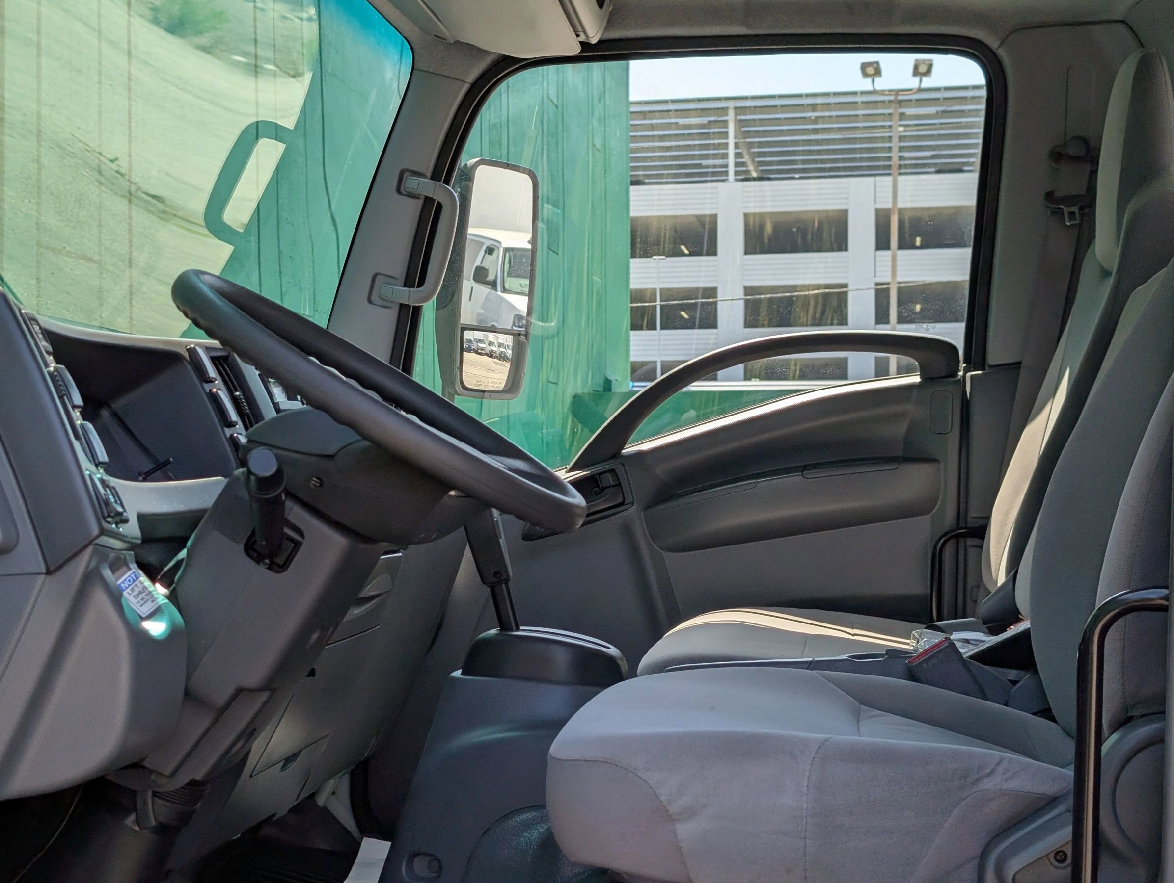 Used 2019 Isuzu NPR RWD image 15