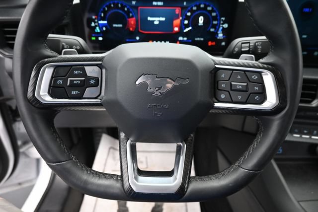 Used 2025 Ford Mustang GT RWD image 14