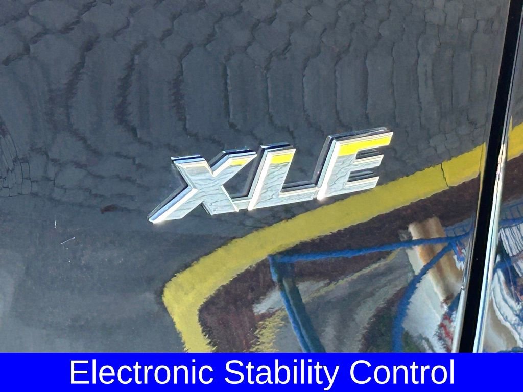 Used 2025 Toyota RAV4 XLE image 18