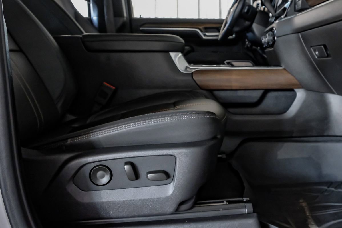 Used 2025 Chevrolet Silverado 3500 High Country w/ High Country Premium Package image 32