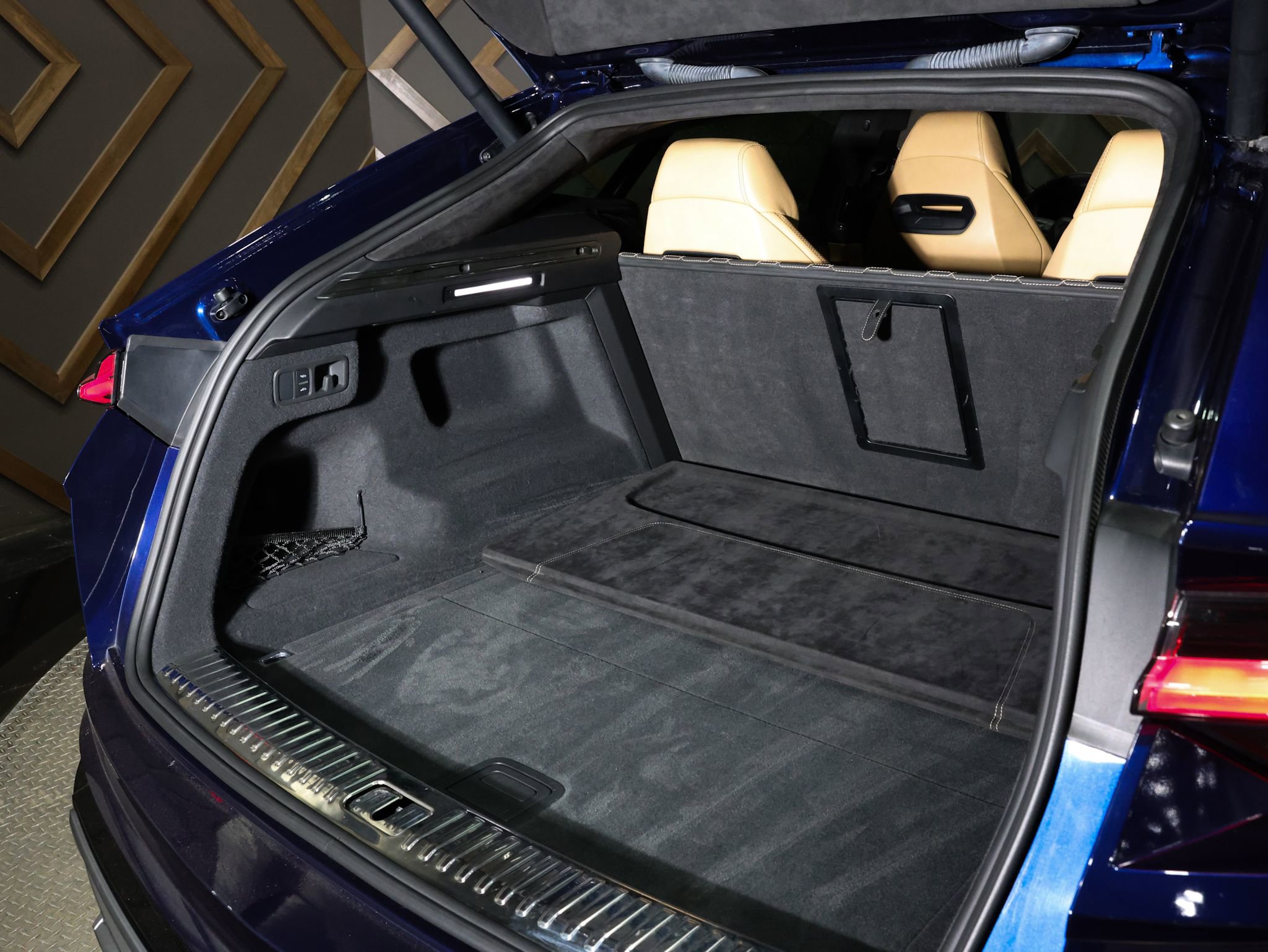 Used 2019 Lamborghini Urus image 34