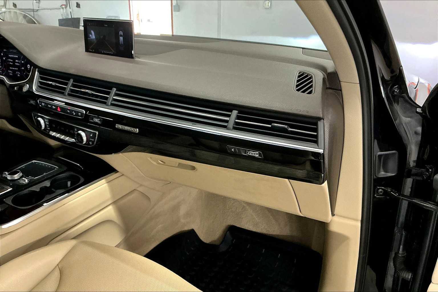 Used 2018 Audi Q7 3.0T Premium Plus w/ Premium Plus Package image 18