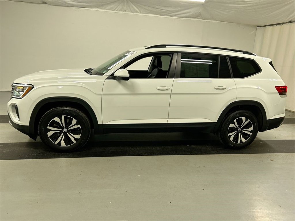 Certified 2025 Volkswagen Atlas SE image 8