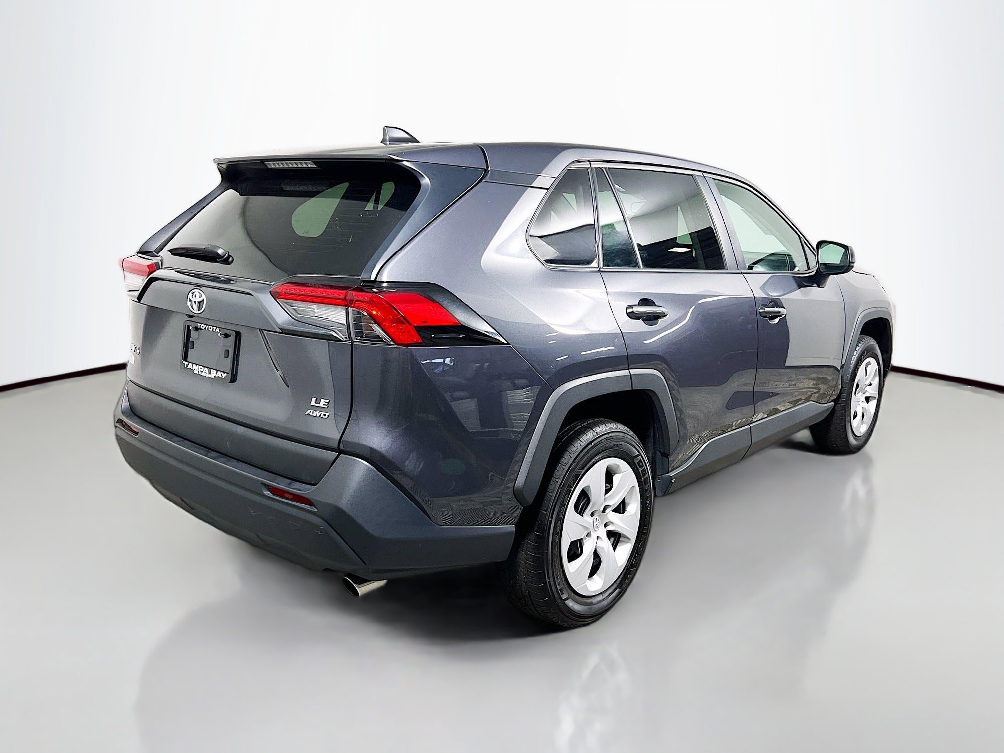 Used 2024 Toyota RAV4 LE image 4