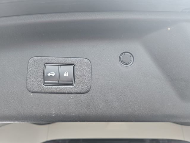 Used 2022 Nissan Armada Platinum image 14