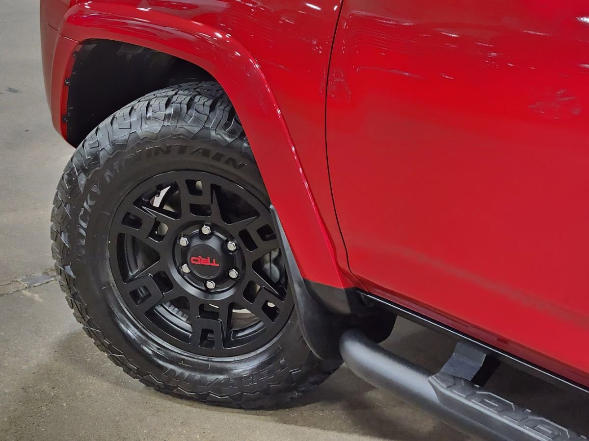 Used 2022 Toyota 4Runner SR5 Premium w/ Moonroof Package image 23