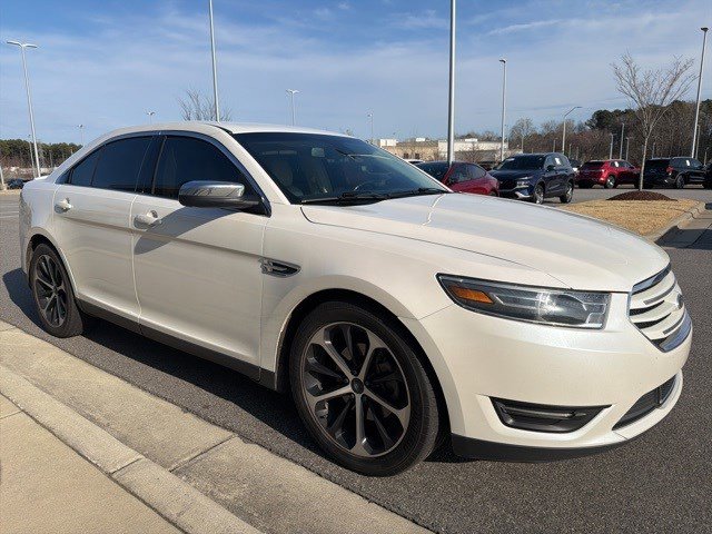 Used 2015 Ford Taurus Limited w/ Equipment Group 301A image 7