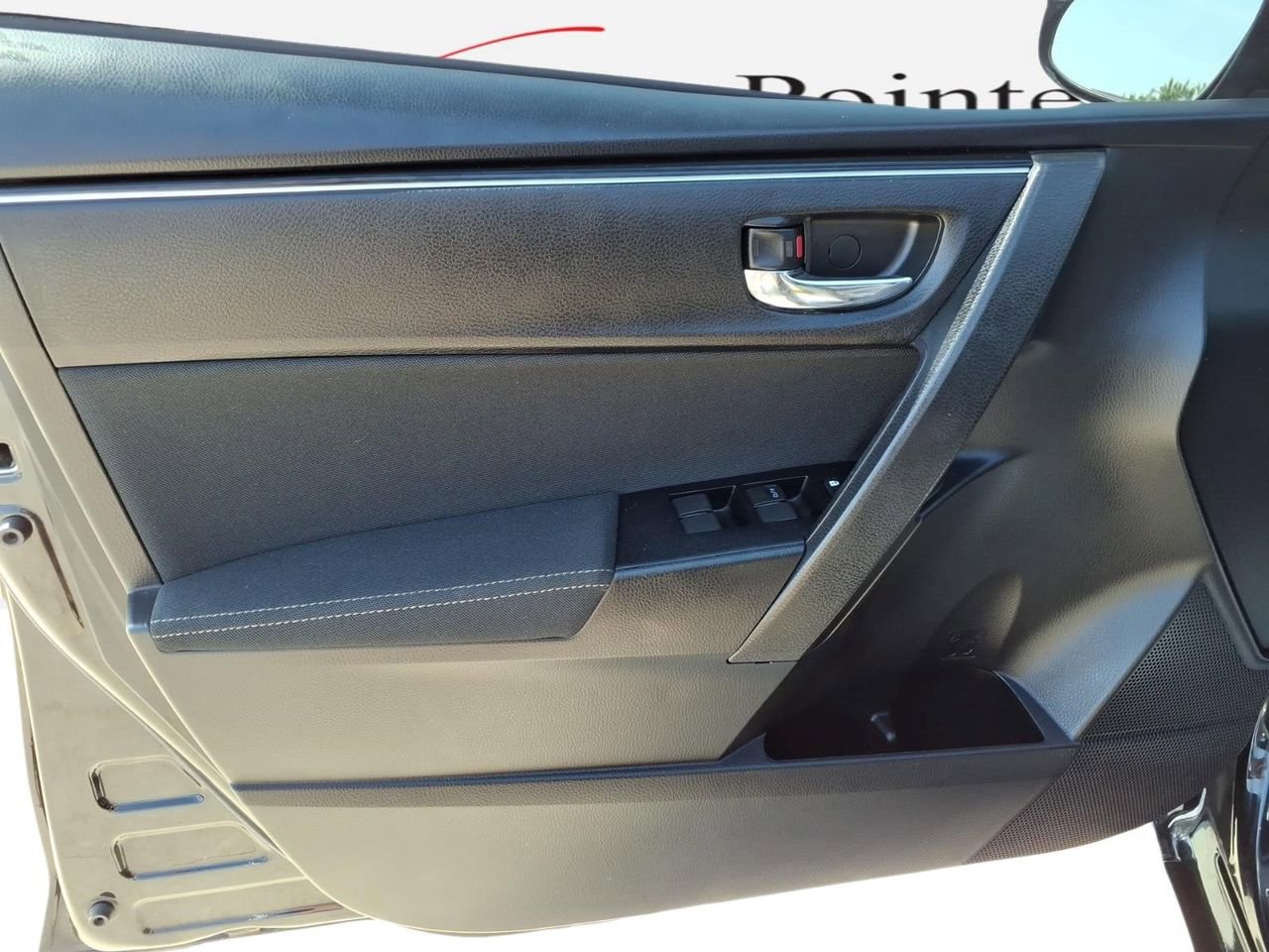 Used 2019 Toyota Corolla LE FWD image 12